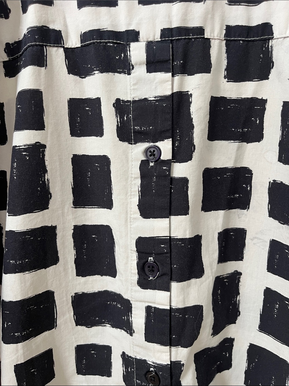 Wildfang Navy and White Brush-Block Button-Up with removable sleeves - Picture 5 of 7